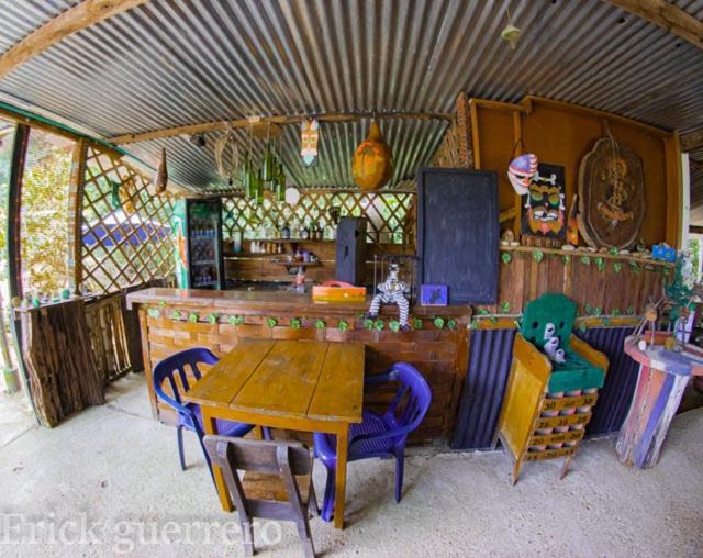 Hostal Cano Nevera La Macarena Exterior foto